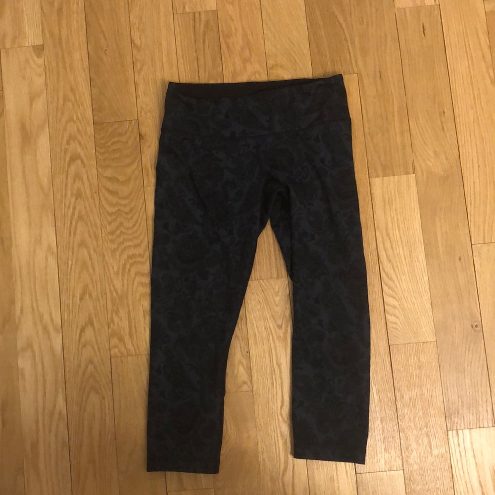 Lululemon cropped pants